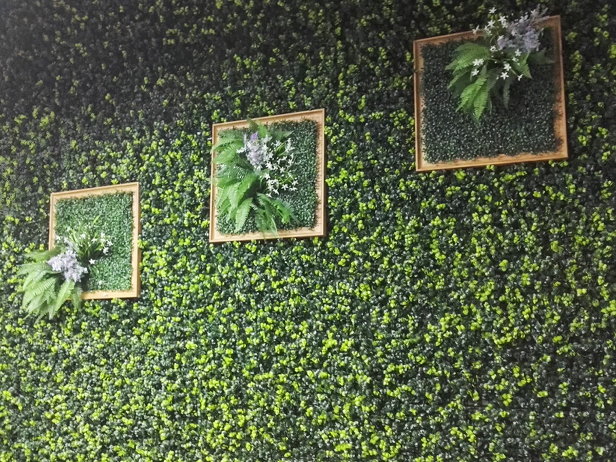 Artificial Vertical Hedge | Green Wall, No Watering, No Maintenance
